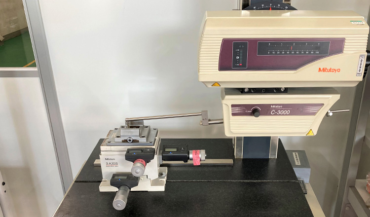 Shape Measuring Machine